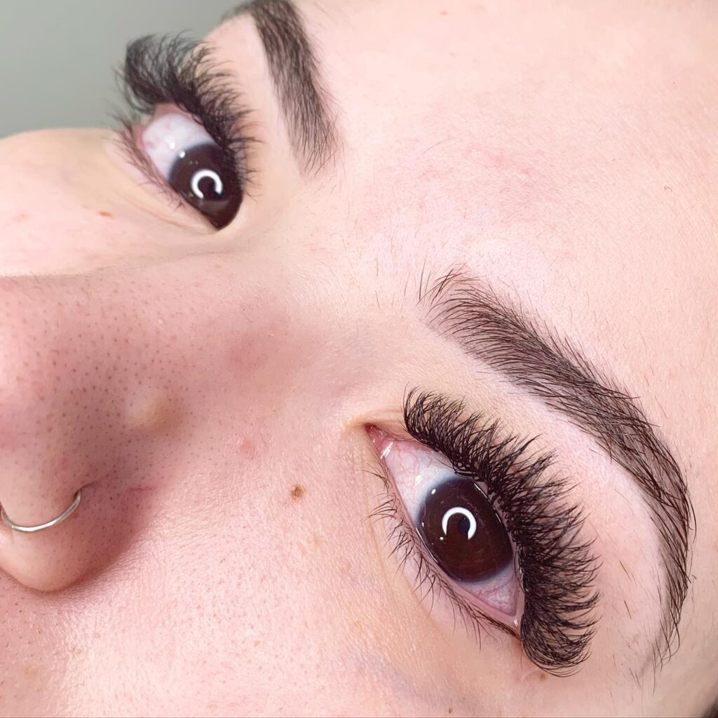 Sobrancelhas e cílios – MS Tricologia e Estética, Suzano - SP – foto 5